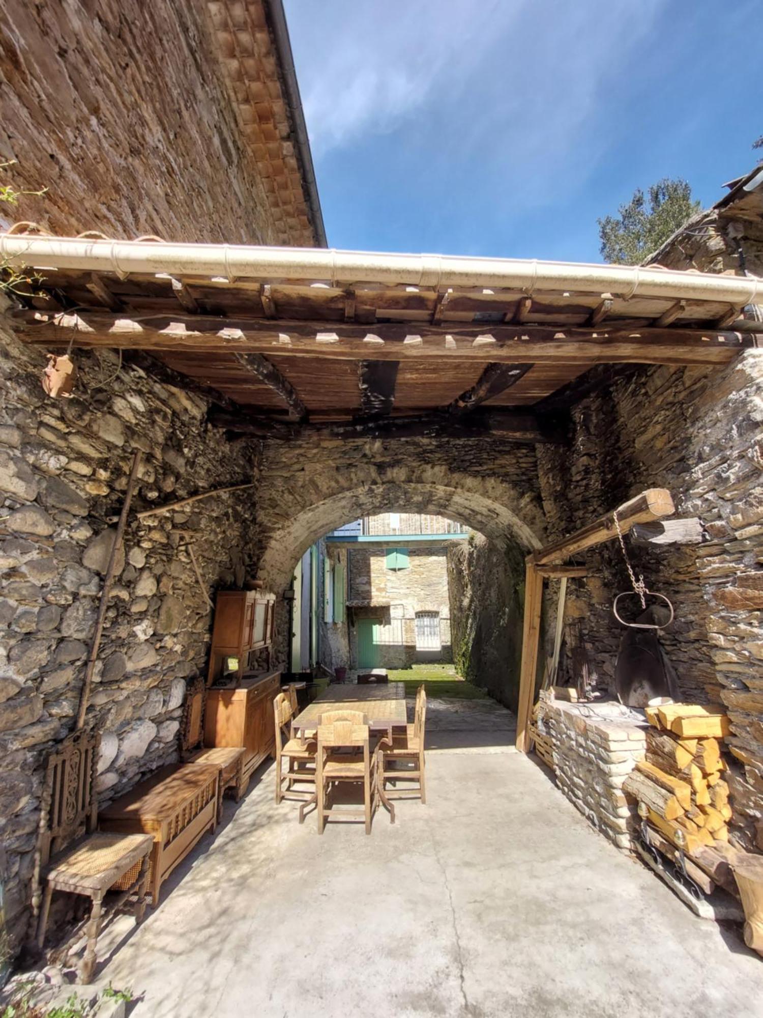 Gite Et Jardin En Bord De Riviere Saumane Exterior foto